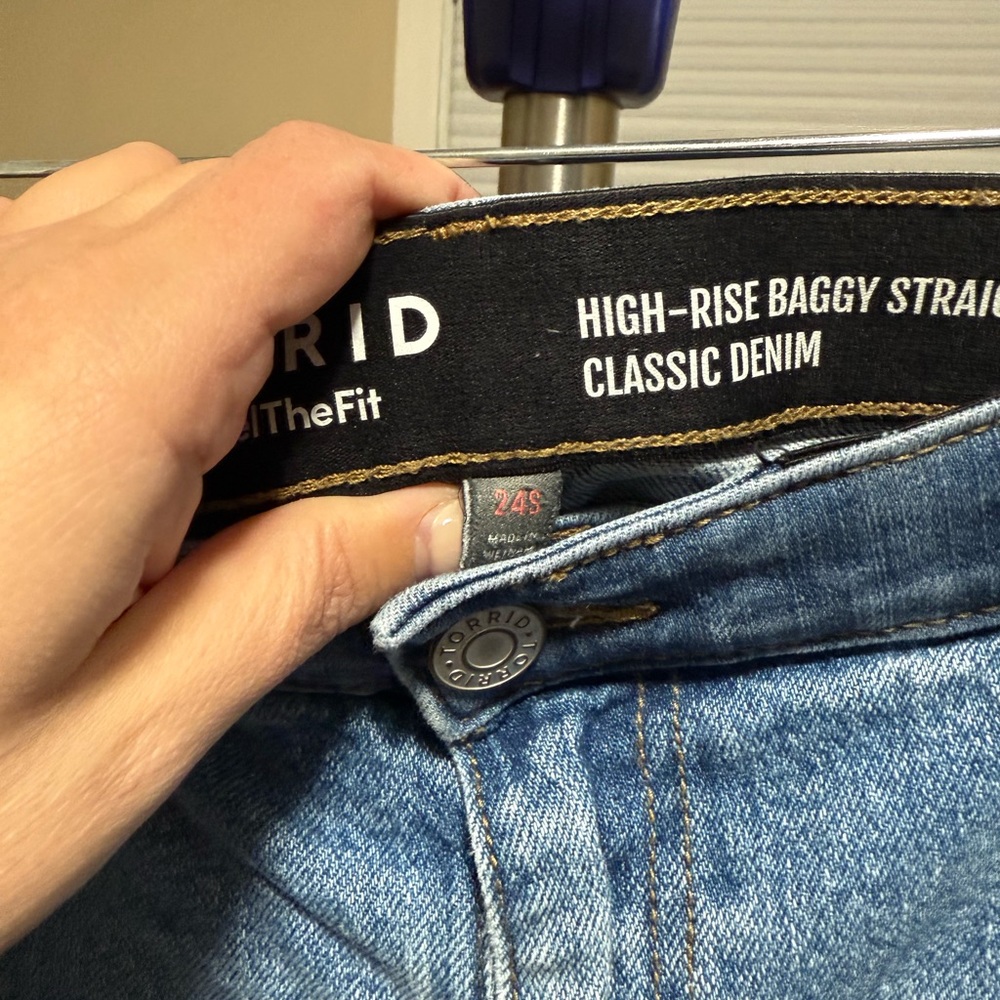 Torrid Size 24 Short- High Rise Baggy Straight Distressed Jeans - Picture 5 of 8